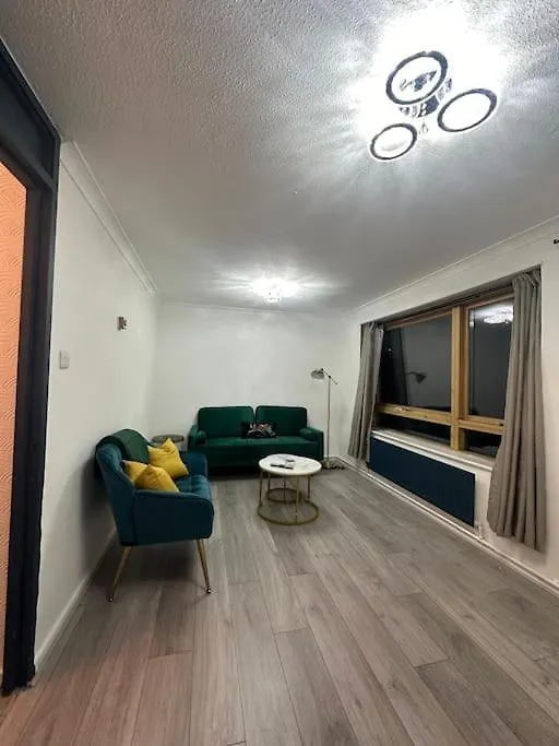 2 Bedrooms Apartment In Plaistow Near Tube To Central 伦敦