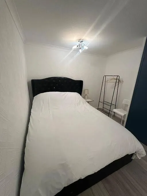 2 Bedrooms Apartment In Plaistow Near Tube To Central 伦敦 0*,