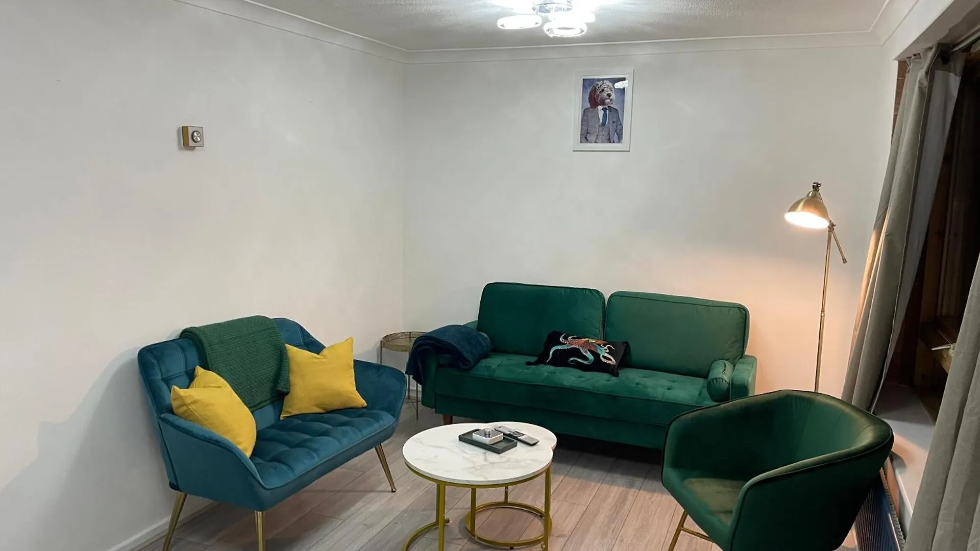 2 Bedrooms Apartment In Plaistow Near Tube To Central London