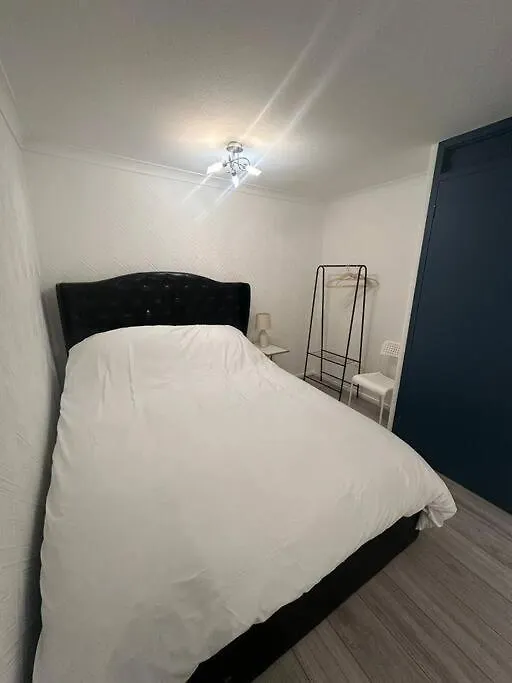 2 Bedrooms Apartment In Plaistow Near Tube To Central London