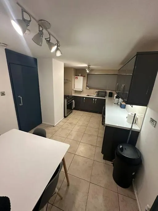 2 Bedrooms Apartment In Plaistow Near Tube To Central London United Kingdom