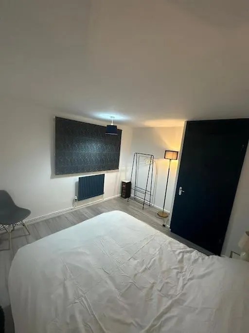 2 Bedrooms Apartment In Plaistow Near Tube To Central London