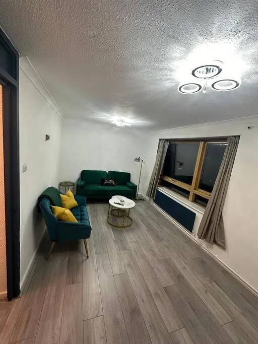 2 Bedrooms Apartment In Plaistow Near Tube To Central London