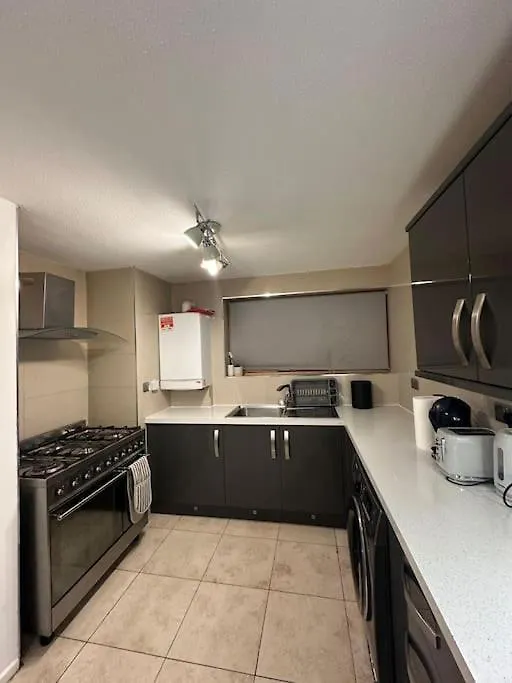 2 Bedrooms Apartment In Plaistow Near Tube To Central London United Kingdom