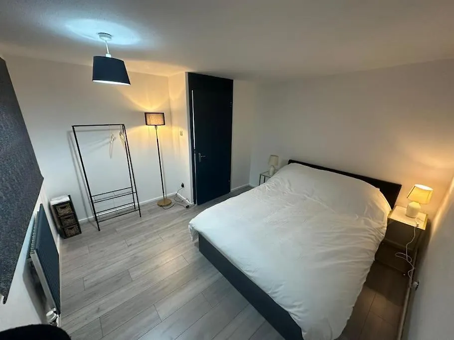 2 Bedrooms Apartment In Plaistow Near Tube To Central London